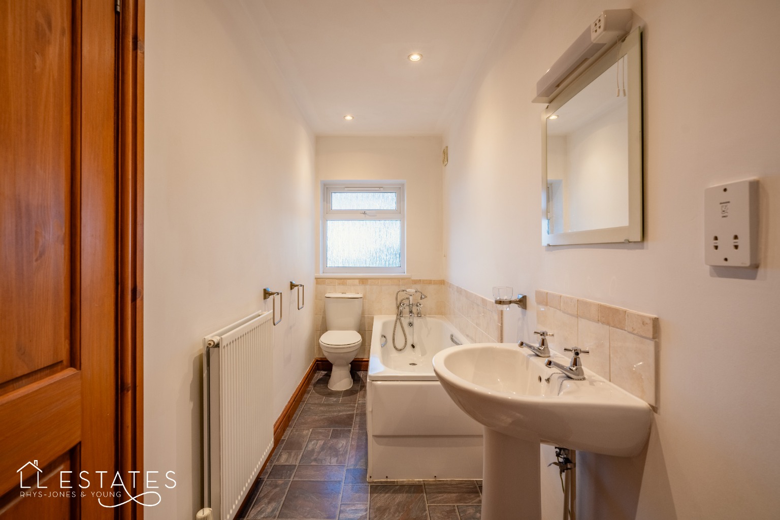 1 bed detached bungalow for sale in Island Lane, Denbighshire  - Property Image 6