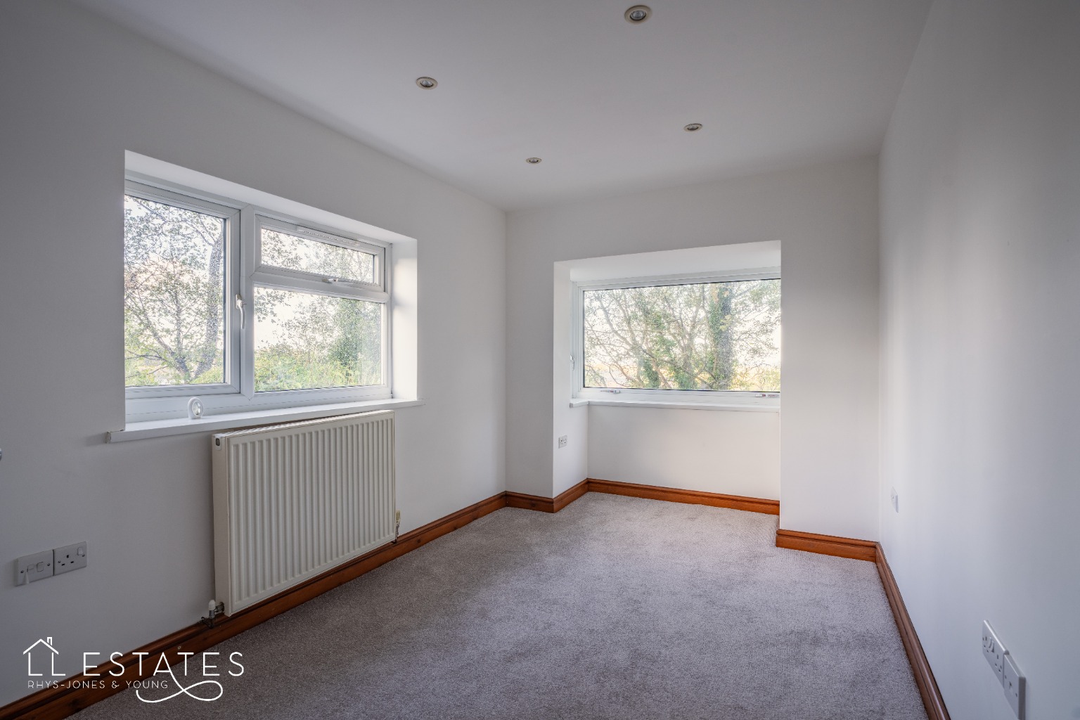 1 bed detached bungalow for sale in Island Lane, Denbighshire  - Property Image 4