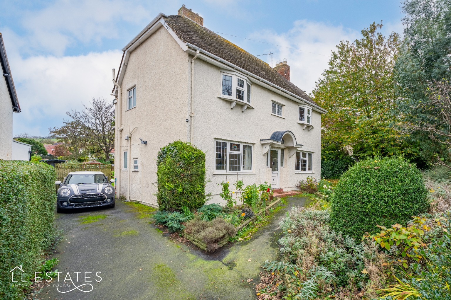 4 bed detached house for sale in West Avenue, Prestatyn  - Property Image 1