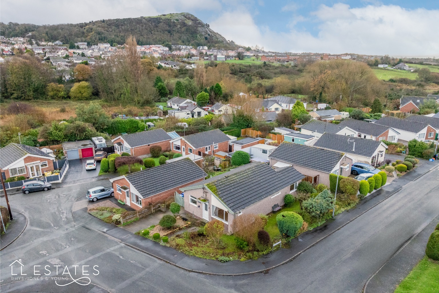 2 bed bungalow for sale in Graham Avenue, Prestatyn  - Property Image 2