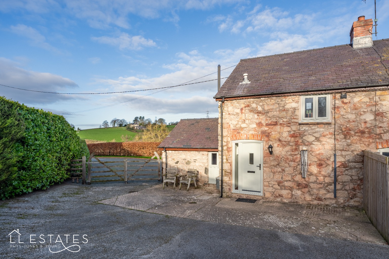 1 bed semi-detached house to rent, Denbighshire  - Property Image 1