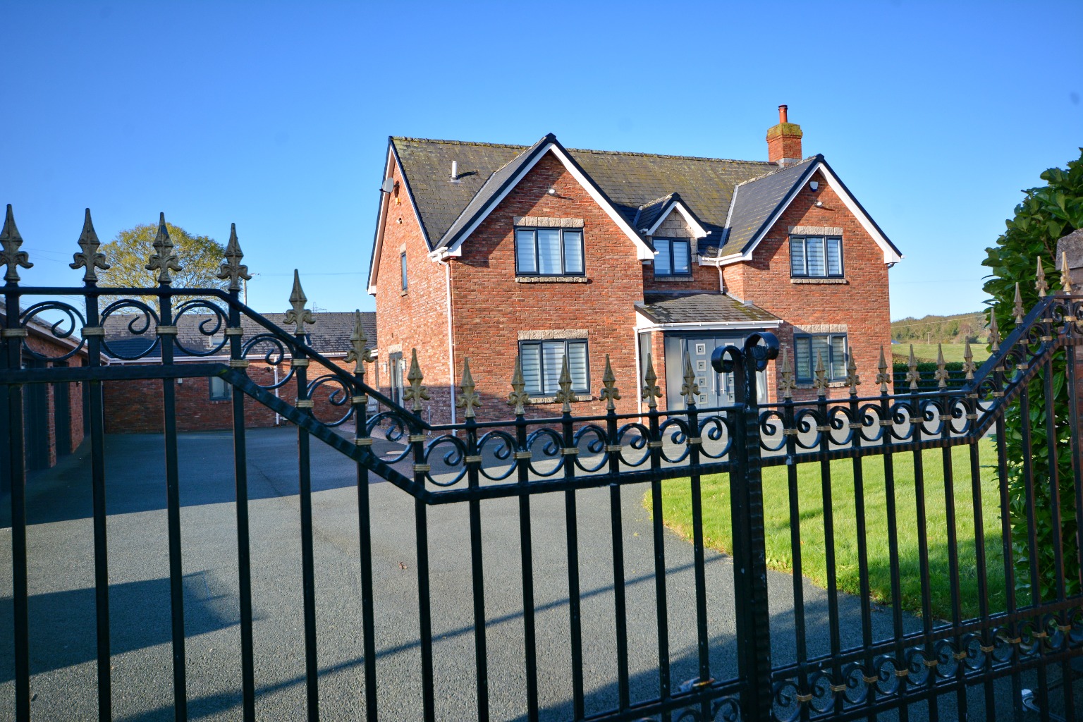 4 bed detached house for sale, Flintshire  - Property Image 32