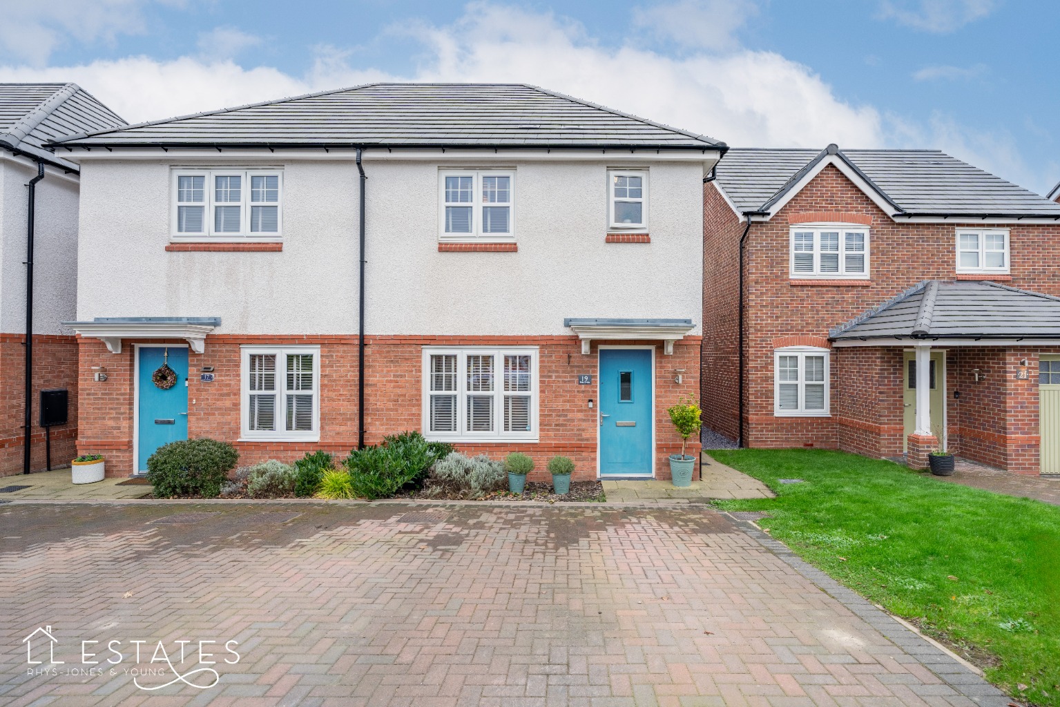 3 bed semi-detached house for sale in Maes Cwyfan, Rhyl  - Property Image 1