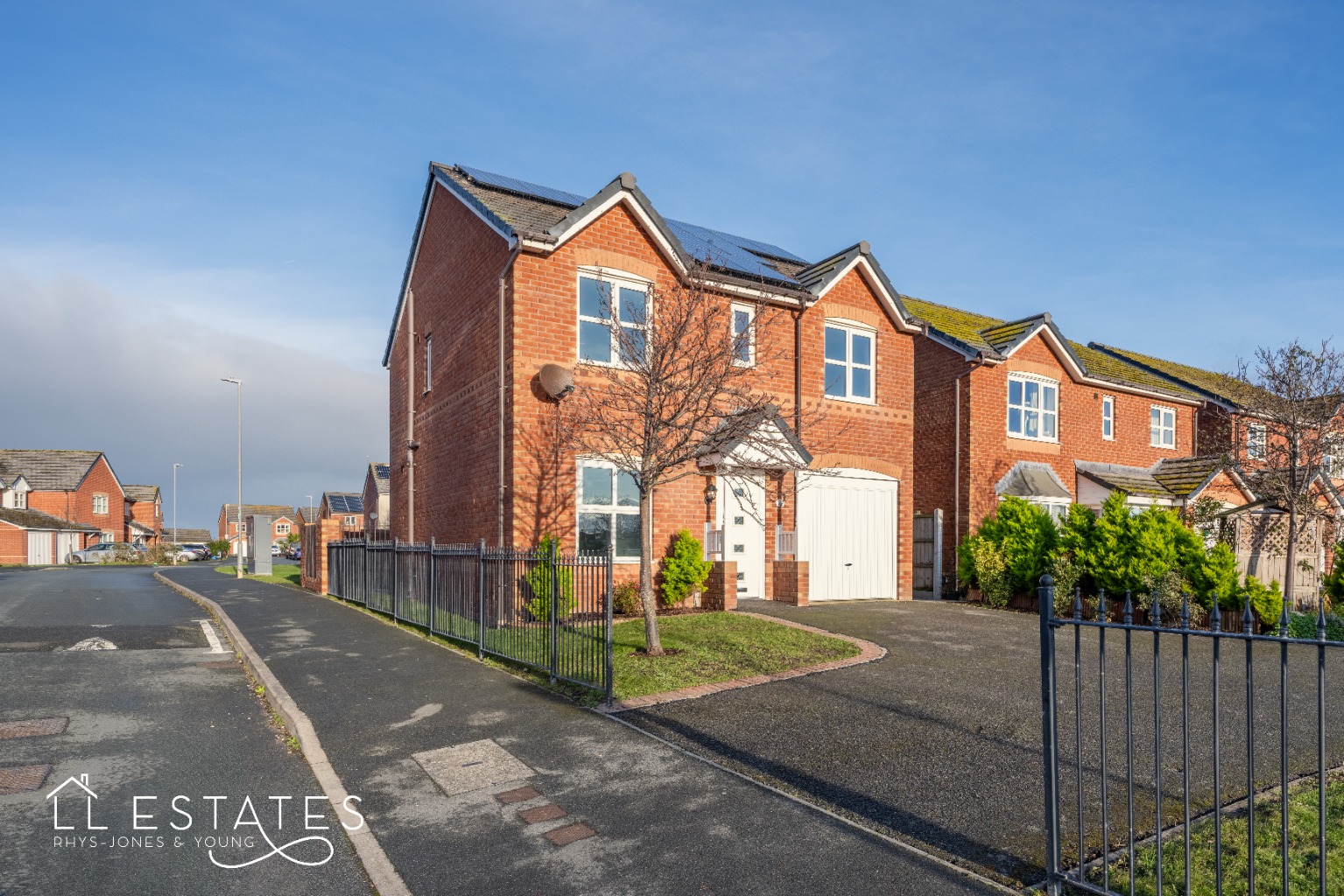 4 bed detached house for sale in Pen-Y-Cae, Abergele  - Property Image 1