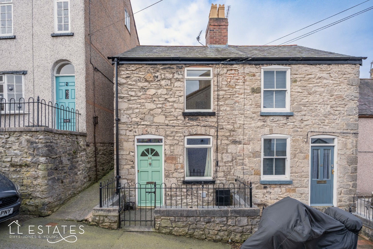 1 bed semi-detached house for sale in Castle Hill, Denbigh  - Property Image 1