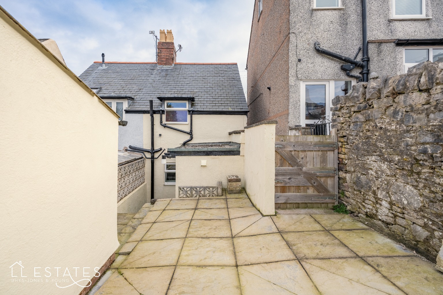 1 bed semi-detached house for sale in Castle Hill, Denbigh  - Property Image 8