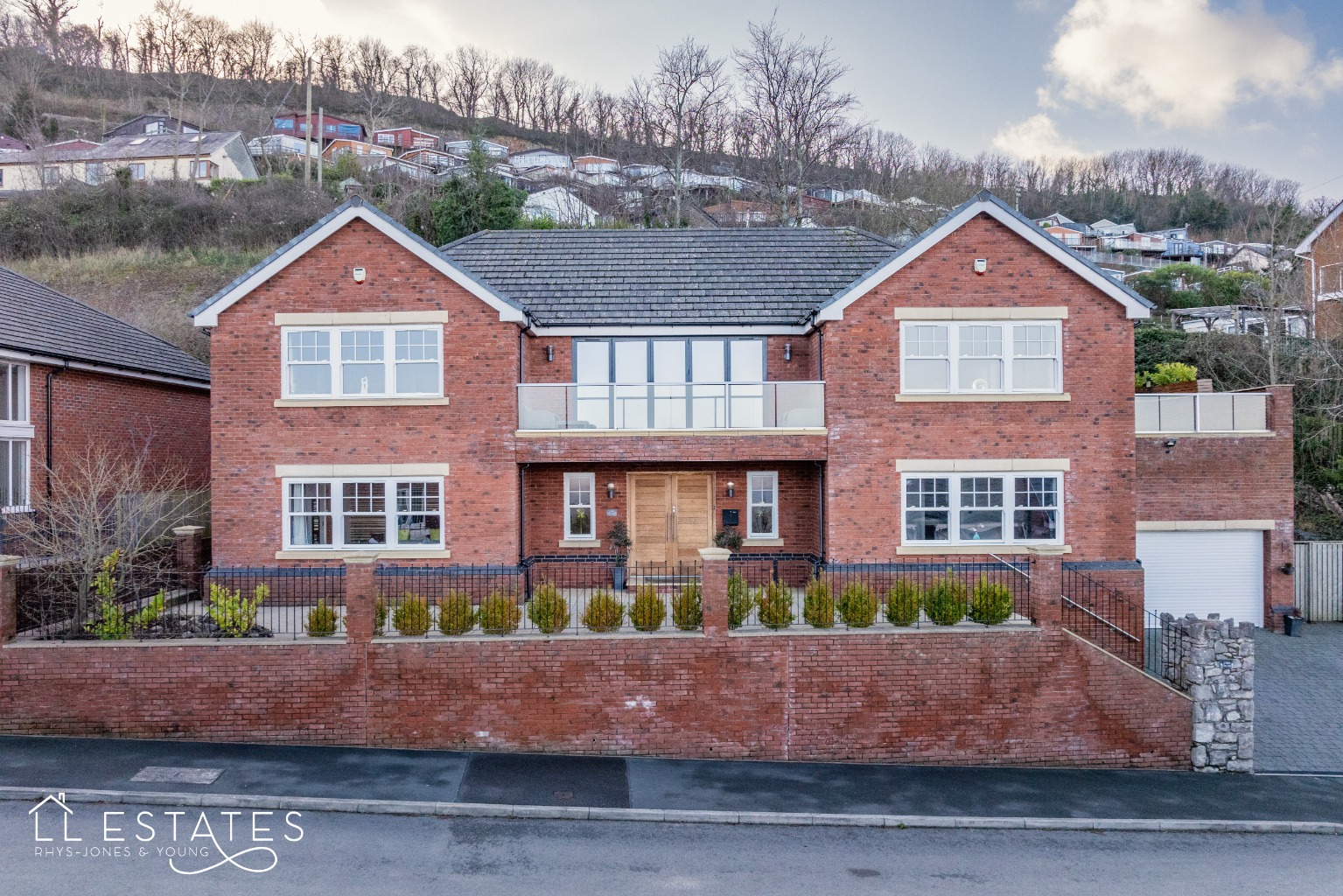 5 bed detached house to rent in Parc Llindir, Conwy  - Property Image 1