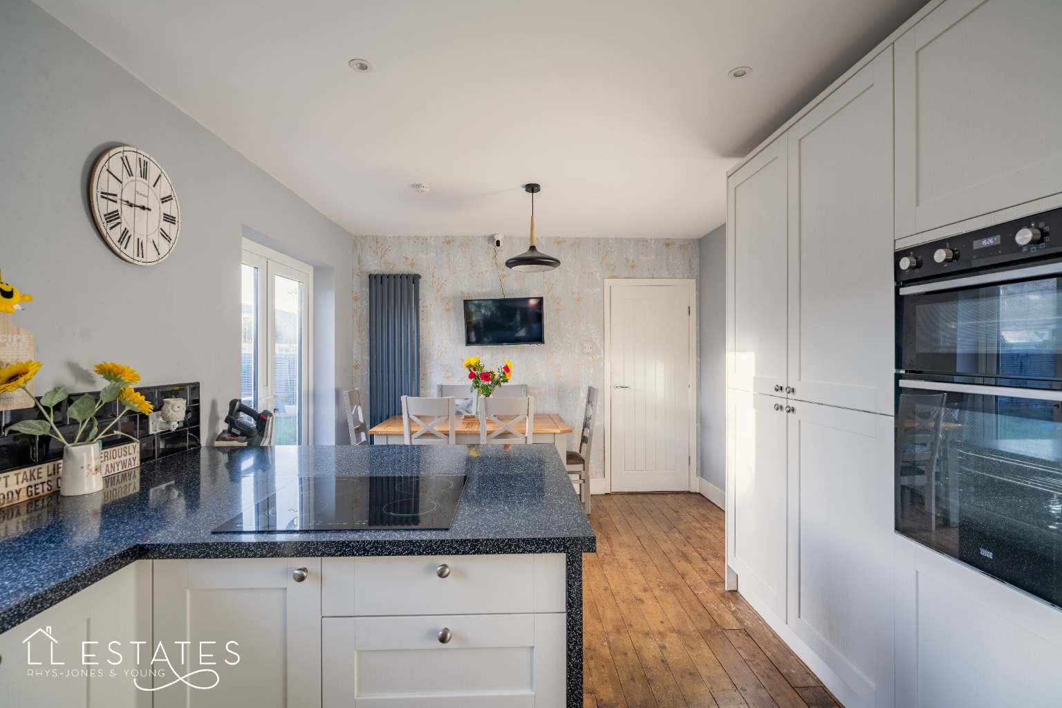 4 bed detached bungalow for sale in Bryn Twr, Conwy  - Property Image 3