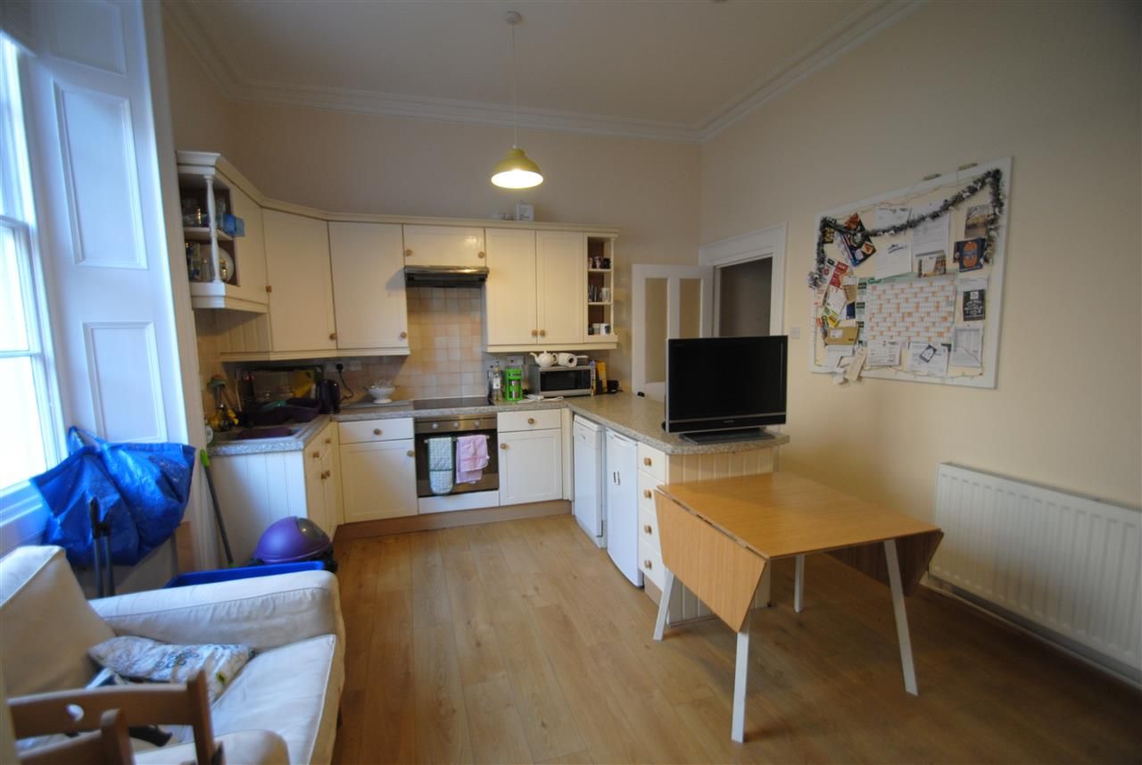 4 bed flat to rent in Southleigh Road, Bristol  - Property Image 1