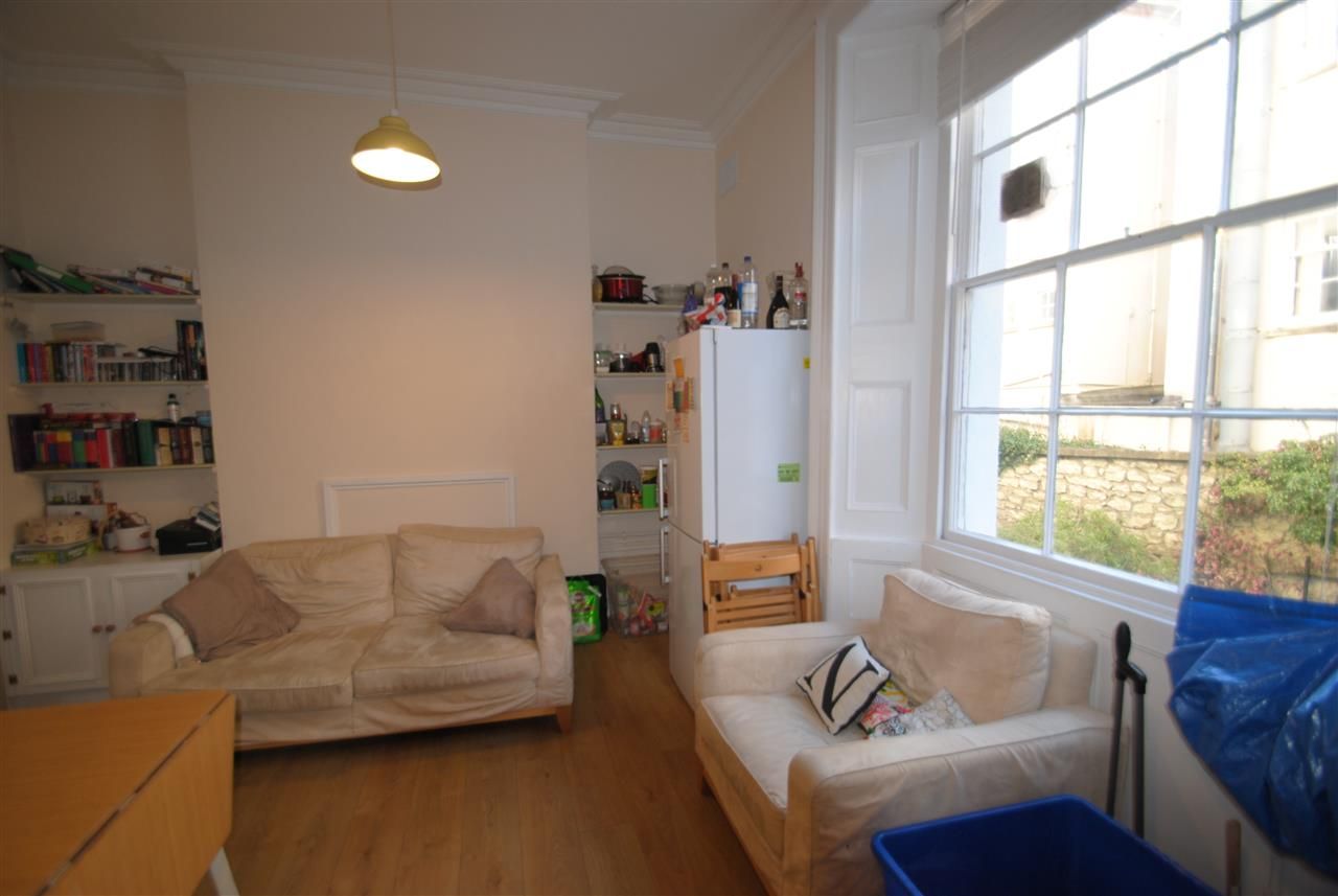 4 bed flat to rent in Southleigh Road, Bristol  - Property Image 2