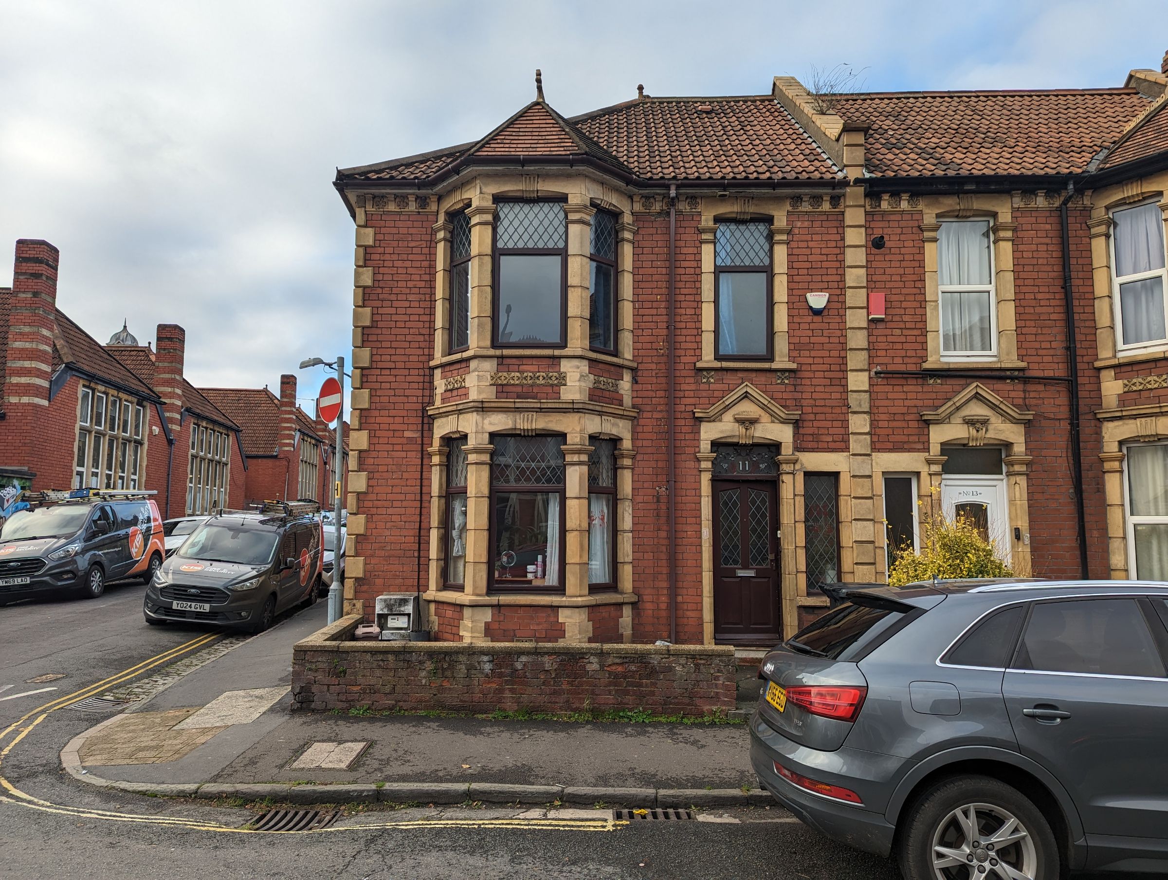 6 bed semi-detached house to rent in Downend Road, Bristol  - Property Image 1