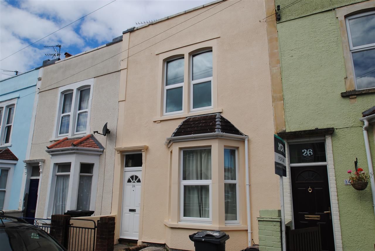 4 bed terraced house to rent in Oak Road, Bristol  - Property Image 1