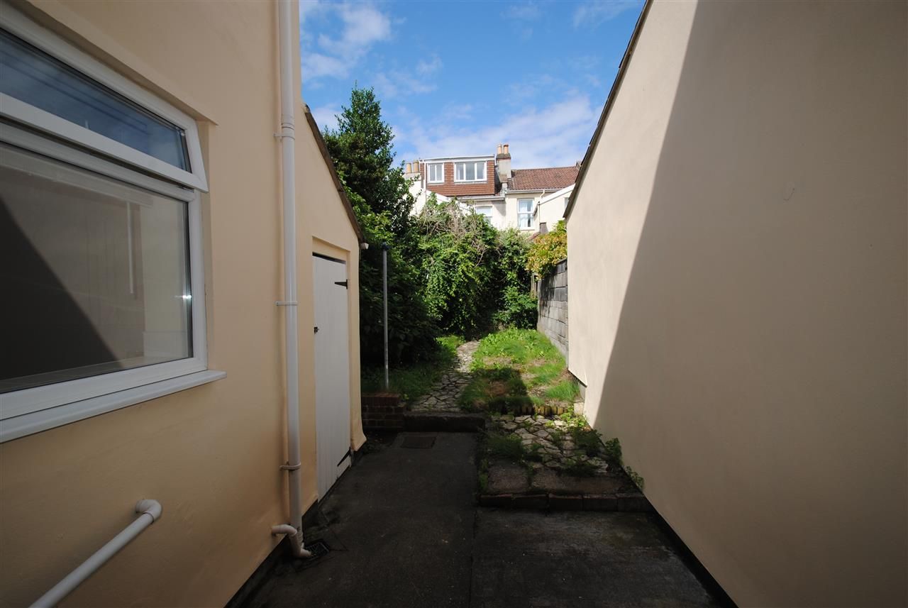 4 bed terraced house to rent in Oak Road, Bristol  - Property Image 5