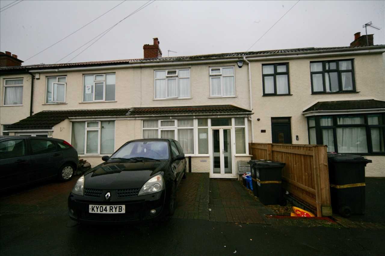 4 bed terraced house to rent in Filton Avenue, Bristol - Property Image 1