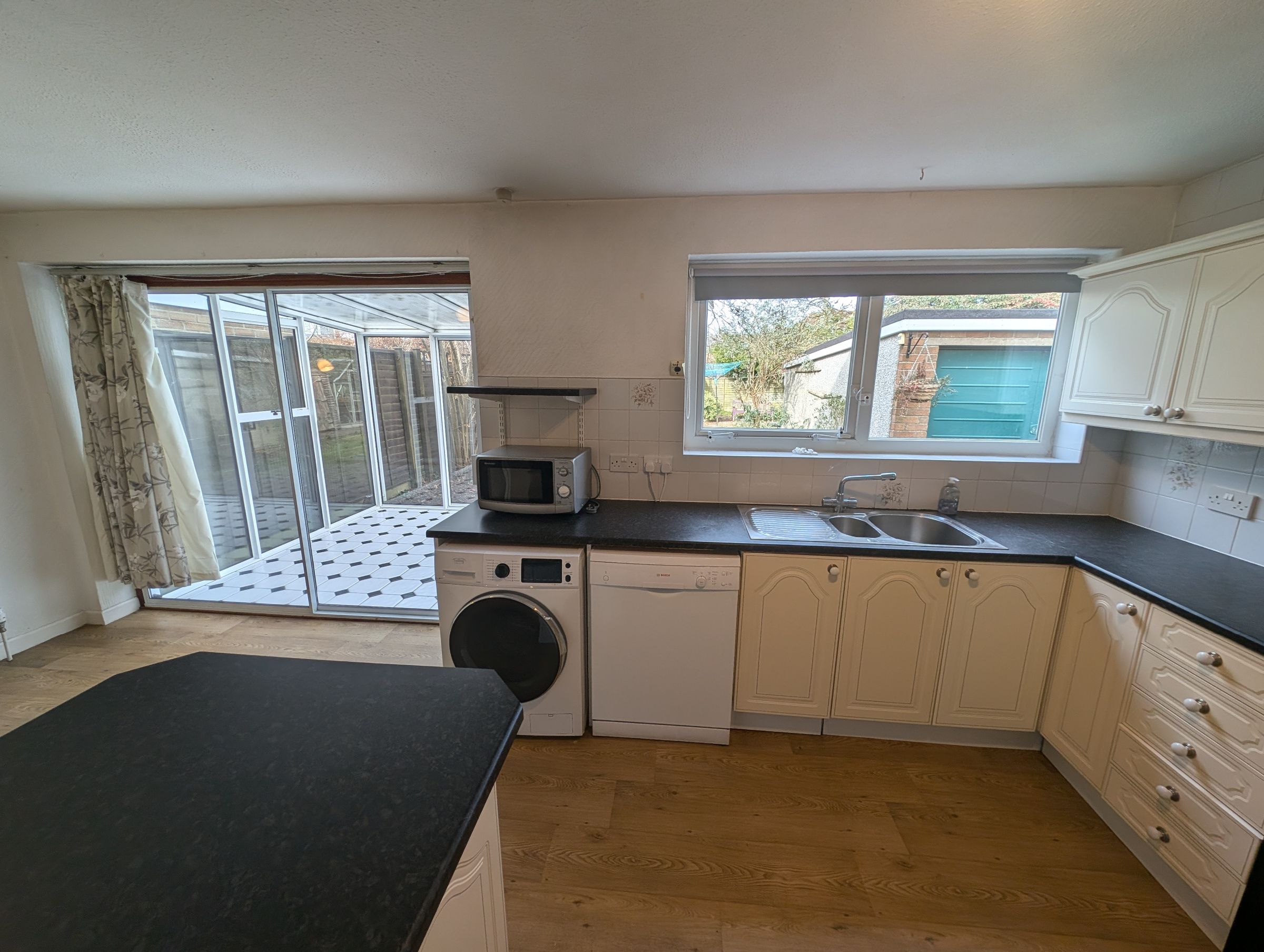 4 bed semi-detached house to rent in Beverley Gardens, Bristol  - Property Image 5