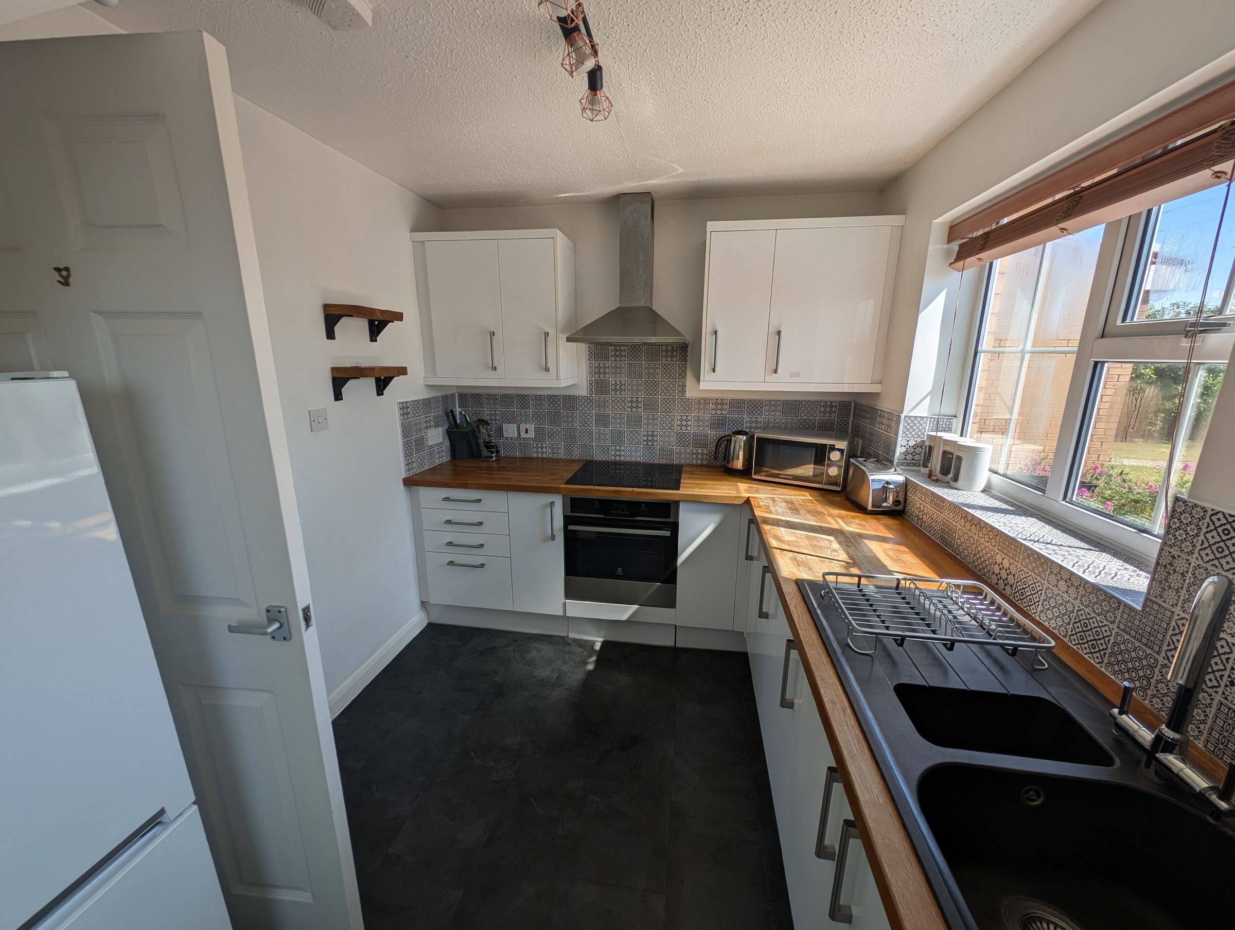 3 bed semi-detached house to rent in Wordsworth Road, Bristol  - Property Image 2