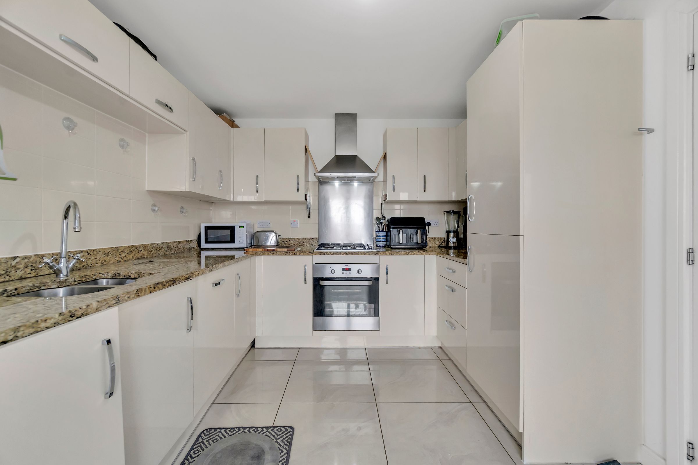 4 bed terraced house to rent in Eighteen Acre Drive, Bristol 5