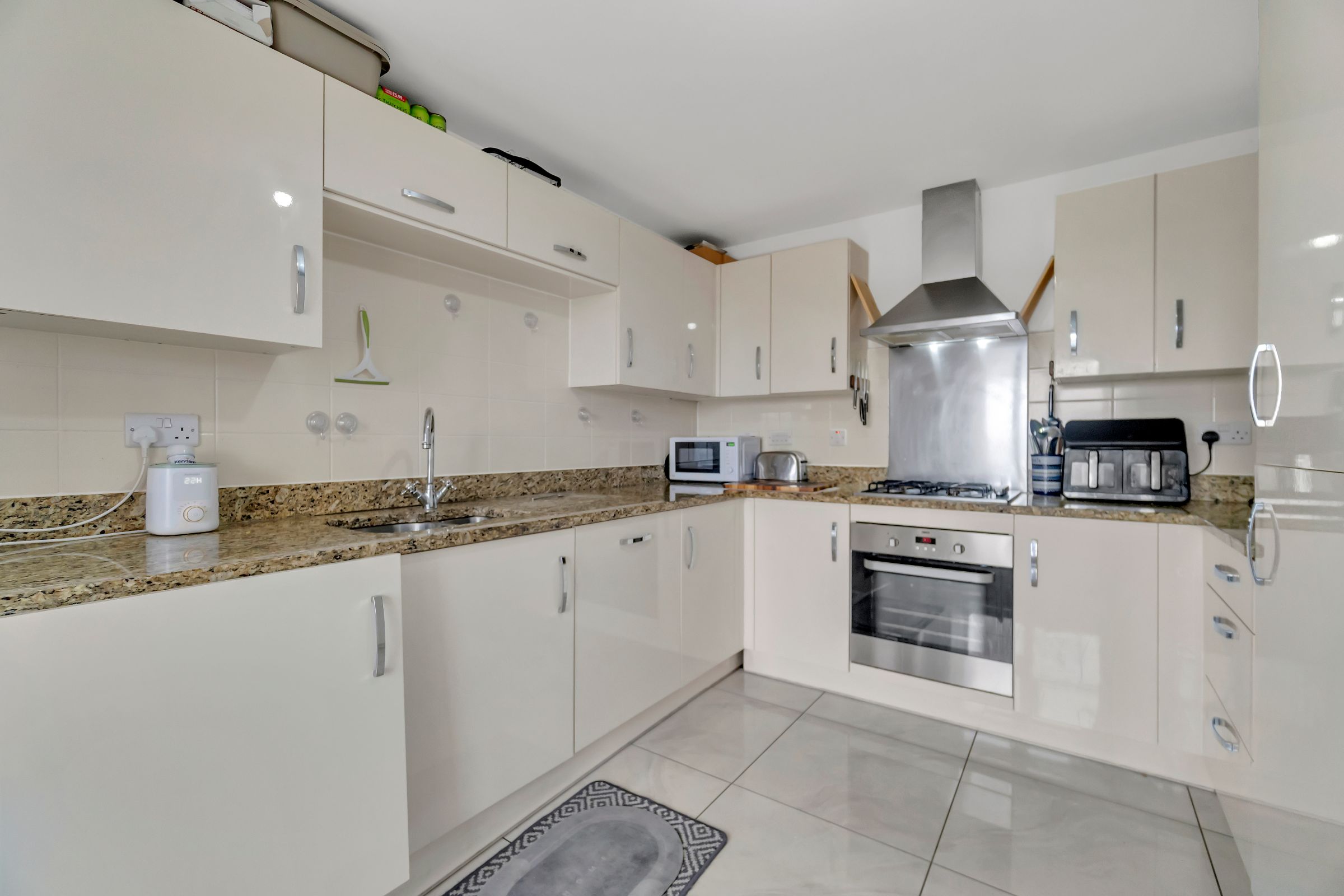 4 bed terraced house to rent in Eighteen Acre Drive, Bristol 6