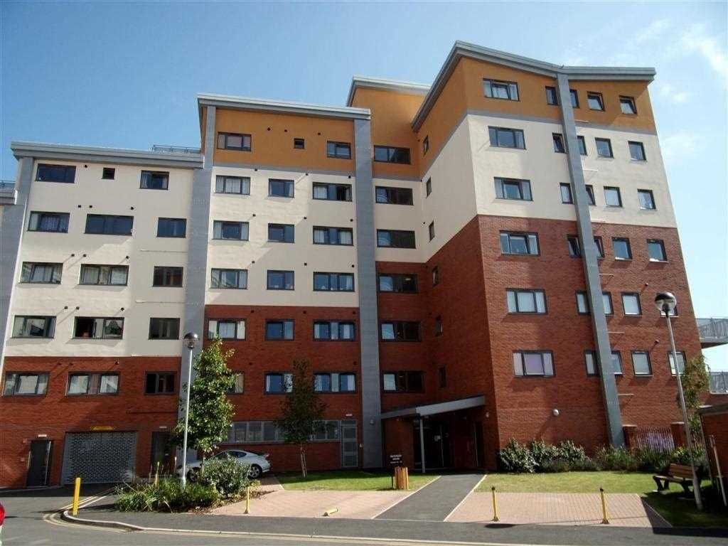 1 bed flat to rent in Waterside House, Taunton  - Property Image 1