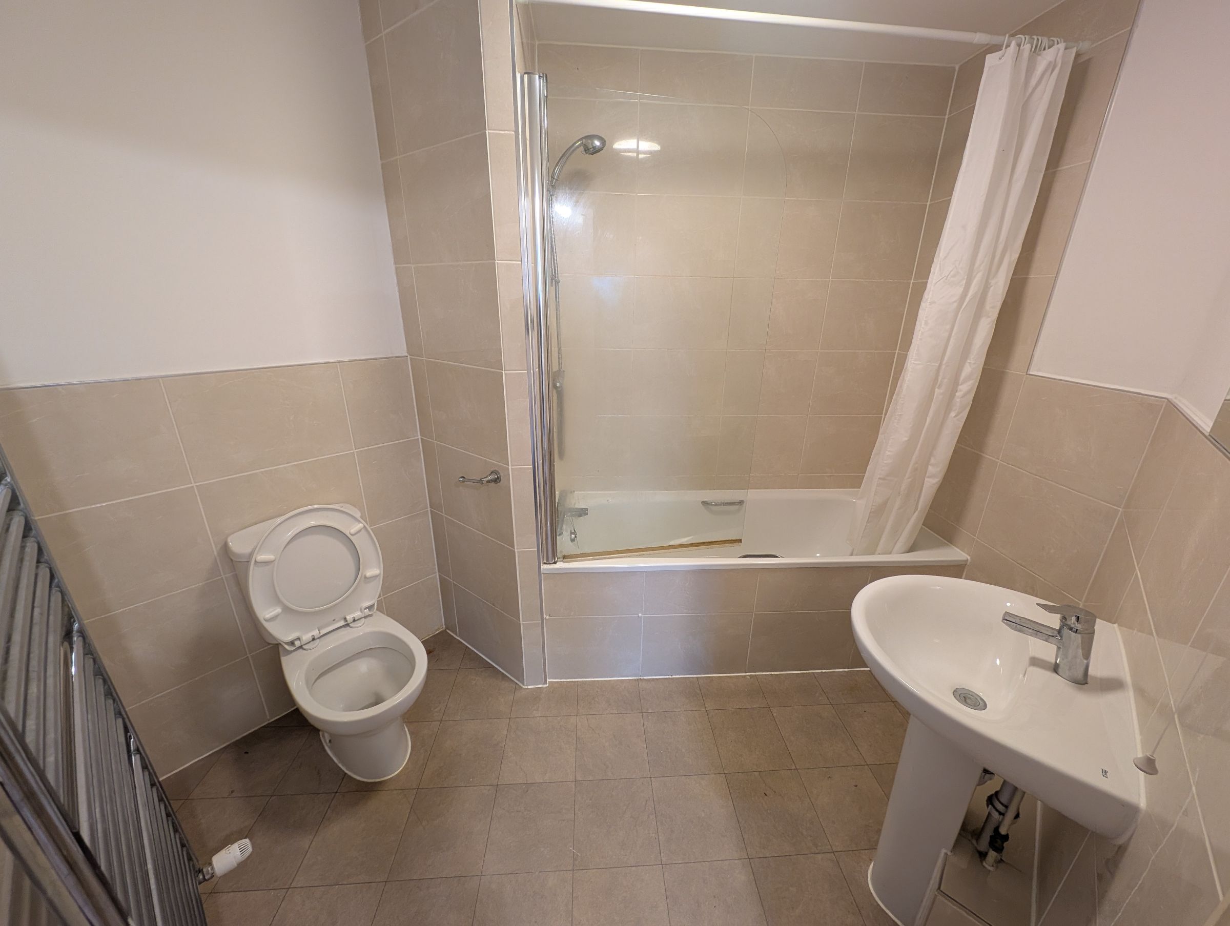 1 bed flat to rent in Waterside House, Taunton 5