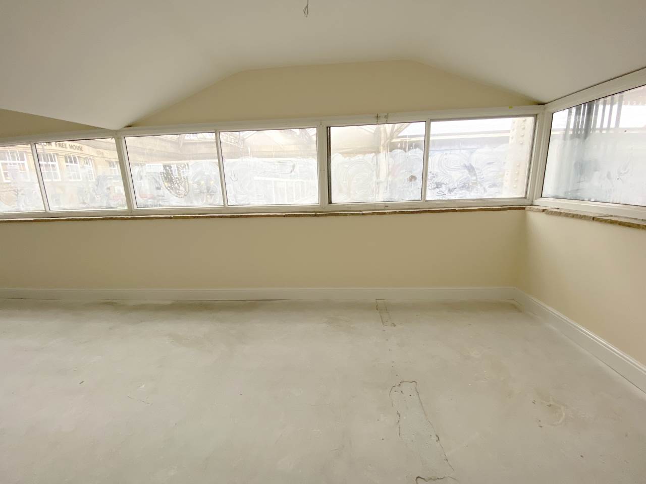 Commercial property to rent in Station Buildings, Alexandra Road  - Property Image 7