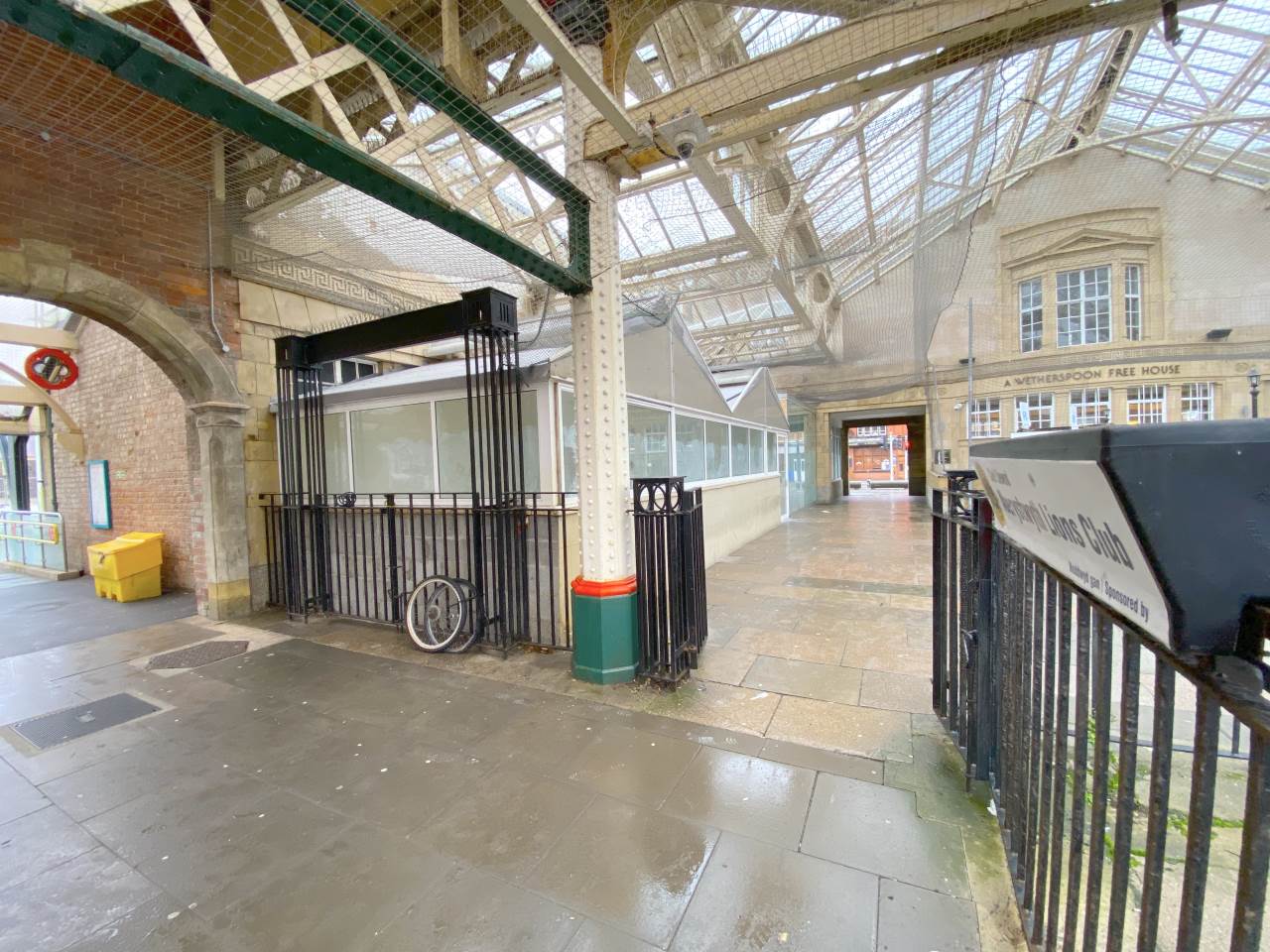 Commercial property to rent in Station Buildings, Alexandra Road  - Property Image 8