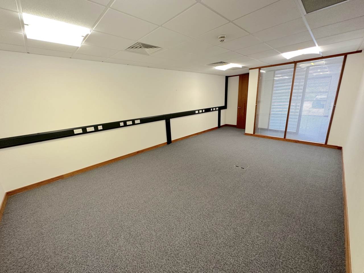 Commercial property to rent in Ground floor, Parc Merlin  - Property Image 6