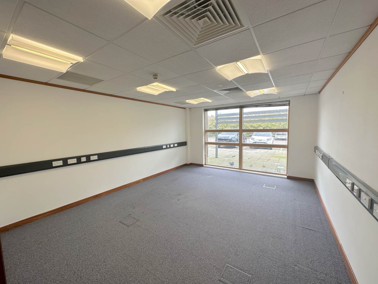 Commercial property to rent in Ground floor, Parc Merlin  - Property Image 9