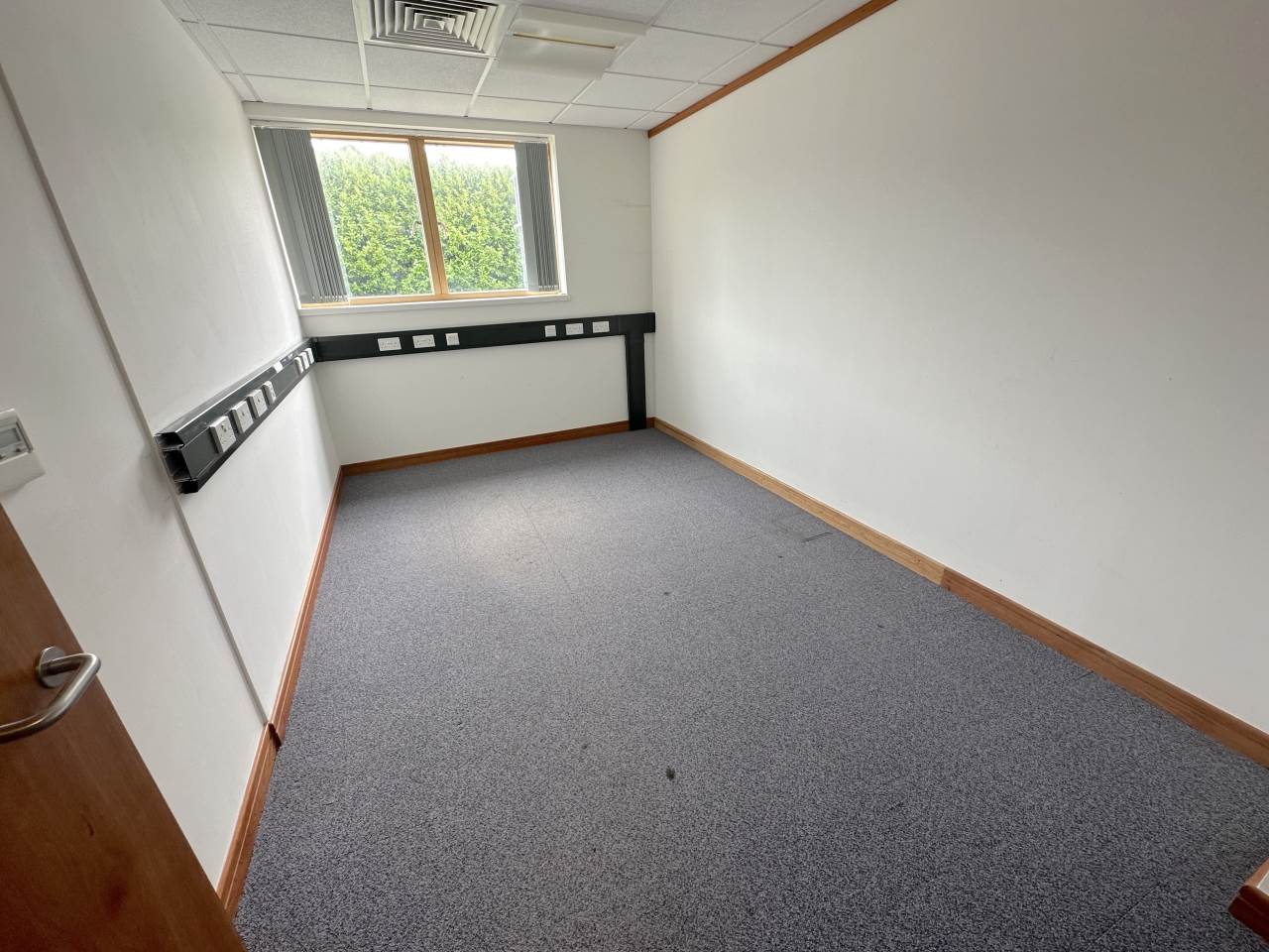 Commercial property to rent in Ground floor, Parc Merlin  - Property Image 14