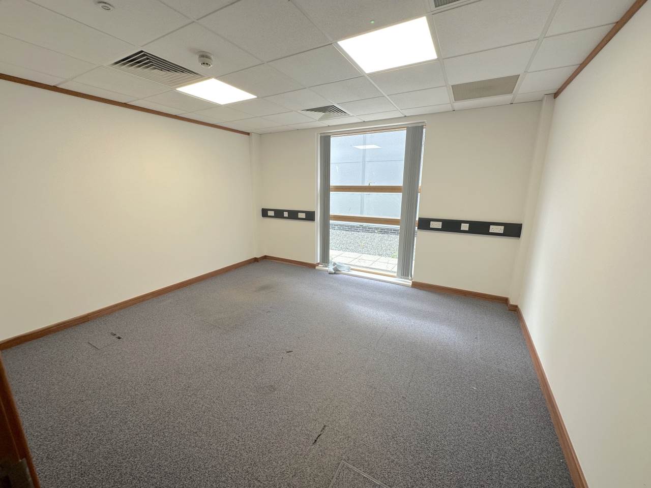 Commercial property to rent in Ground floor, Parc Merlin  - Property Image 12