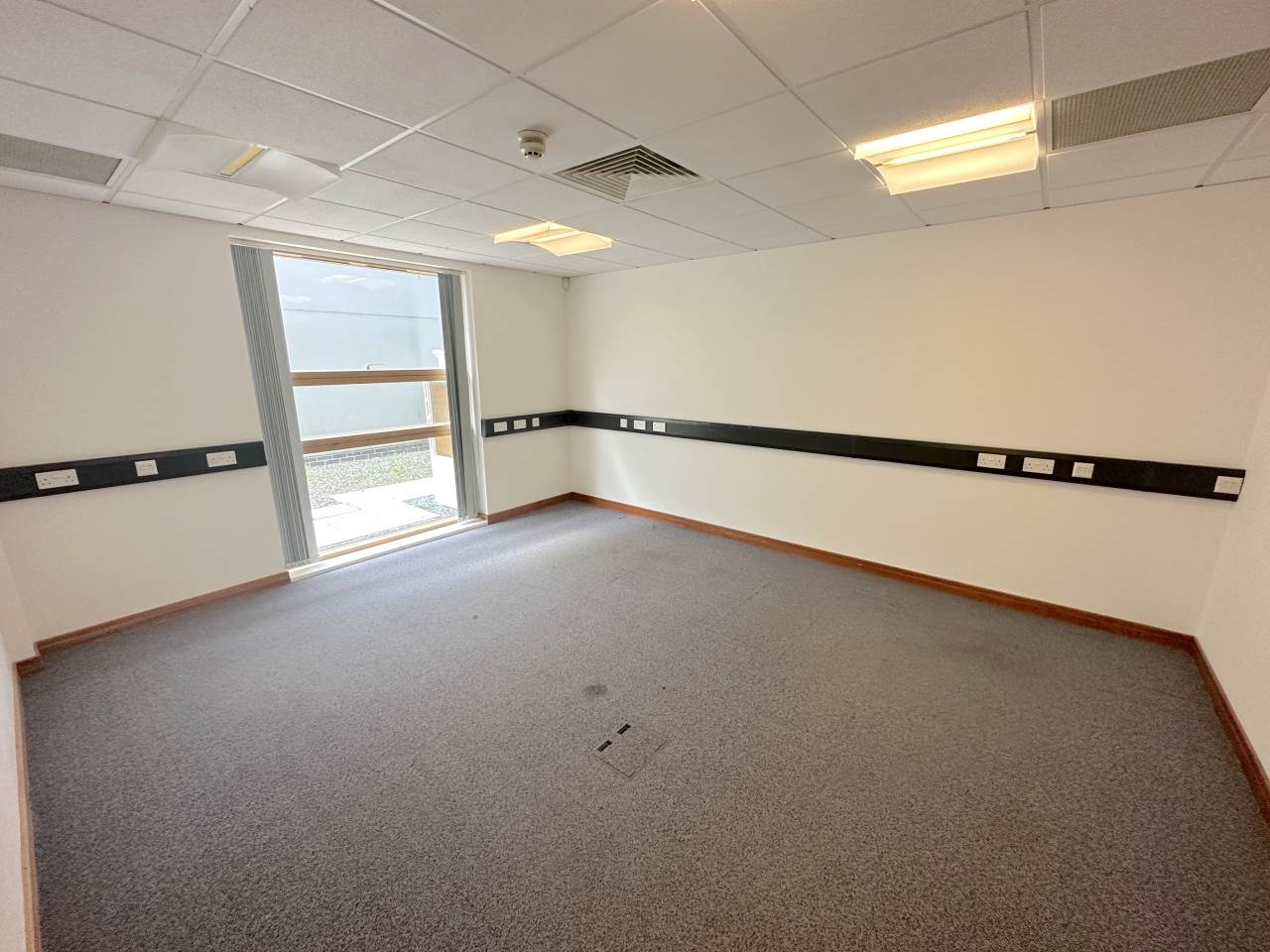 Commercial property to rent in Ground floor, Parc Merlin  - Property Image 13