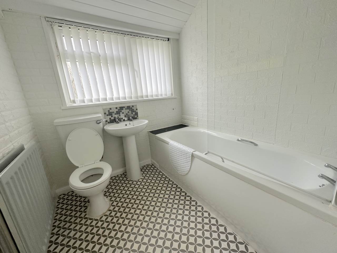 1 bed flat for sale in High Street  - Property Image 6
