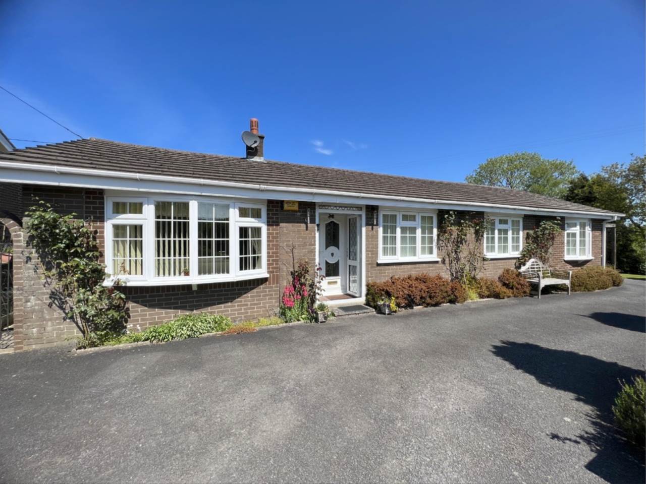 4 bed bungalow for sale in Llangwyryfon  - Property Image 1