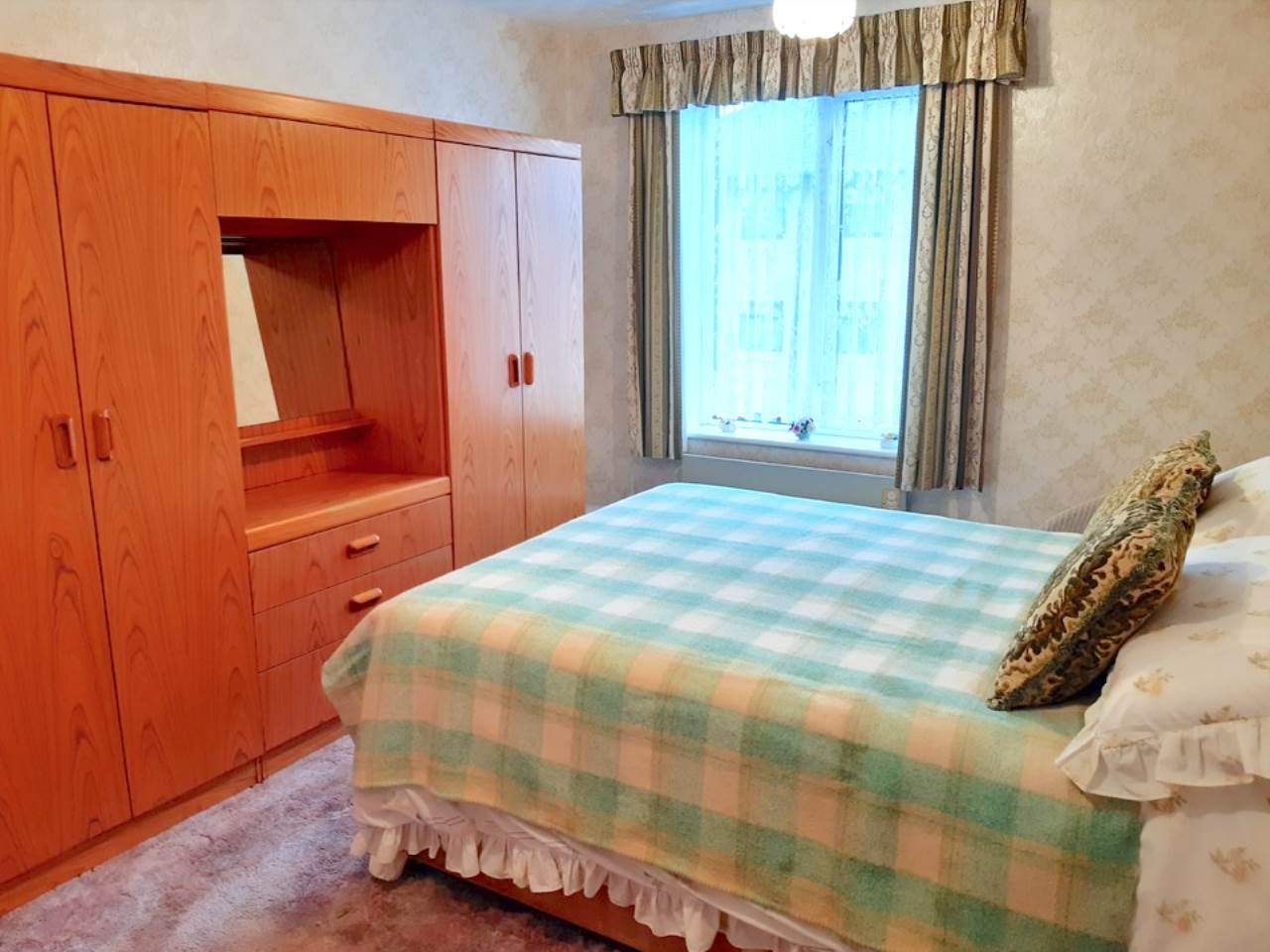 2 bed flat for sale in Plas Yr Afon, Trefechan  - Property Image 3