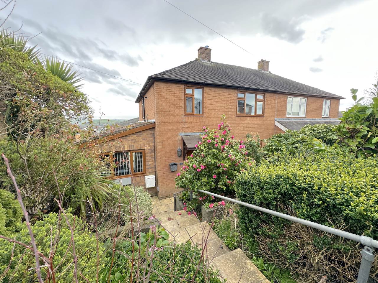 3 bed house for sale in Heol-Y-Garth, Penparcau - Property Image 1