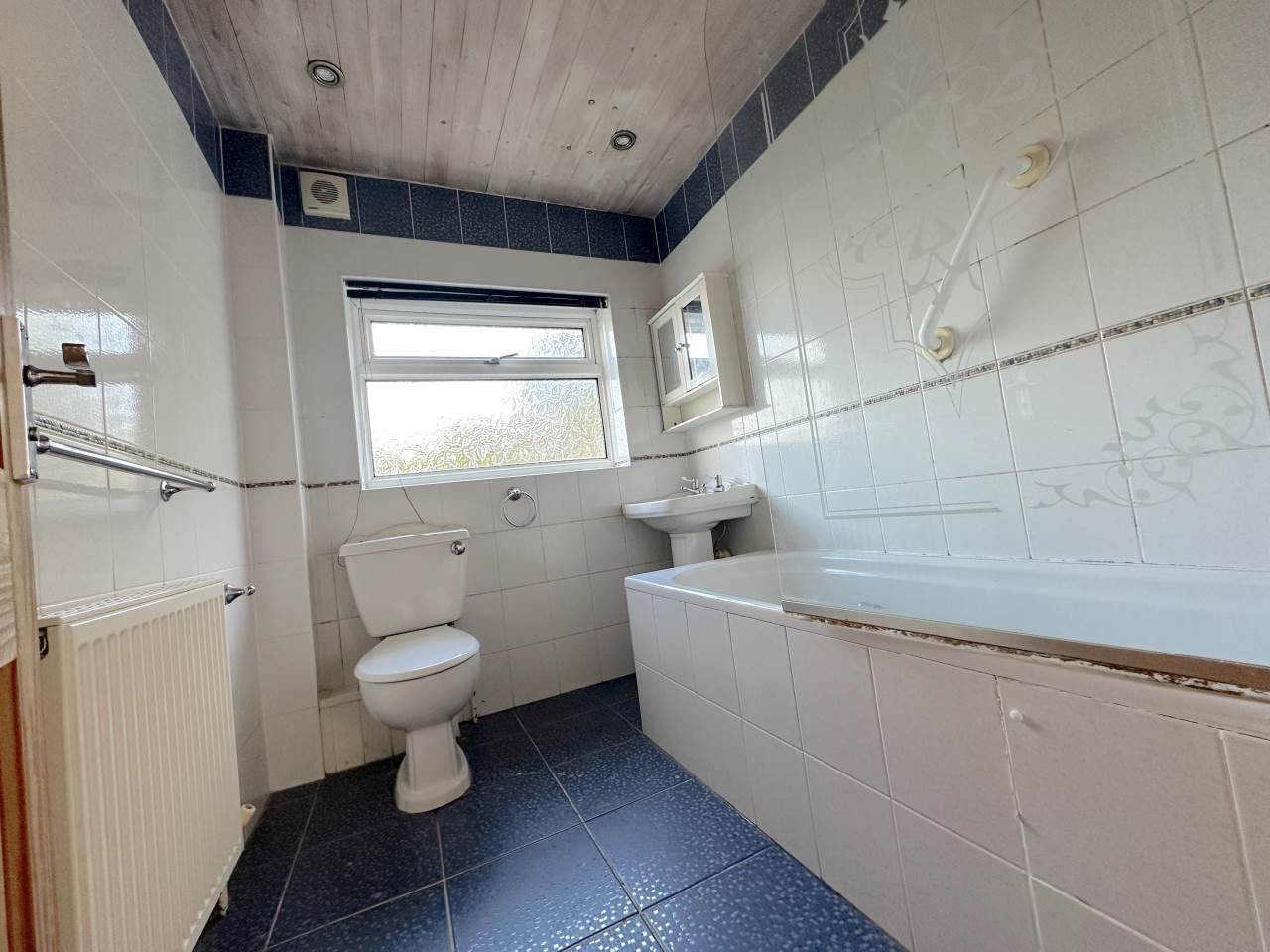3 bed house for sale in Rhoshendre, Waunfawr  - Property Image 10