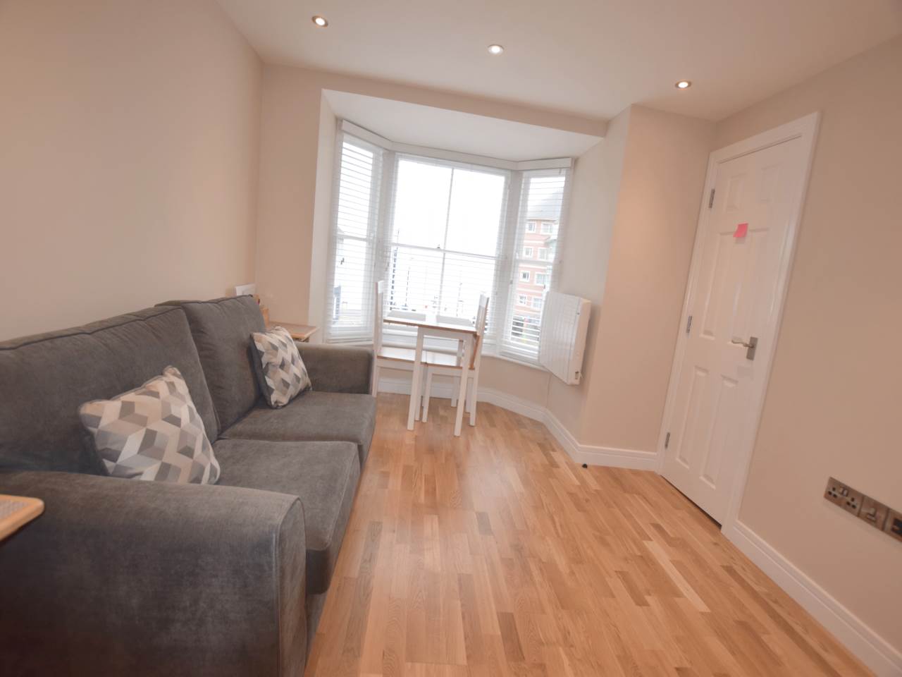 1 bed flat for sale in Lisburne House, Bath Street  - Property Image 5