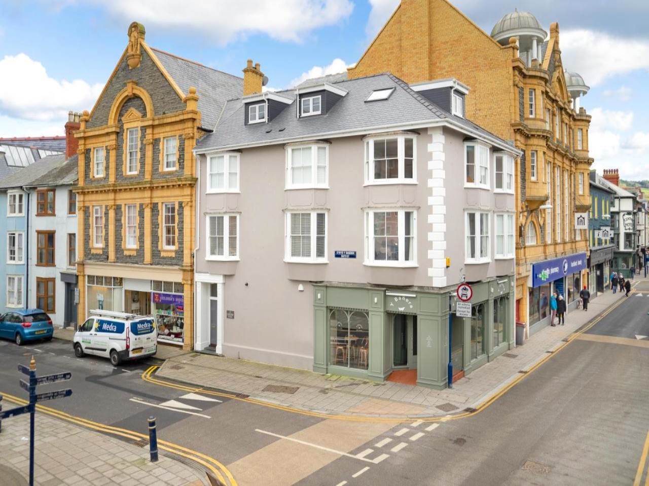 1 bed flat for sale in Lisburne House, Bath Street - Property Image 1