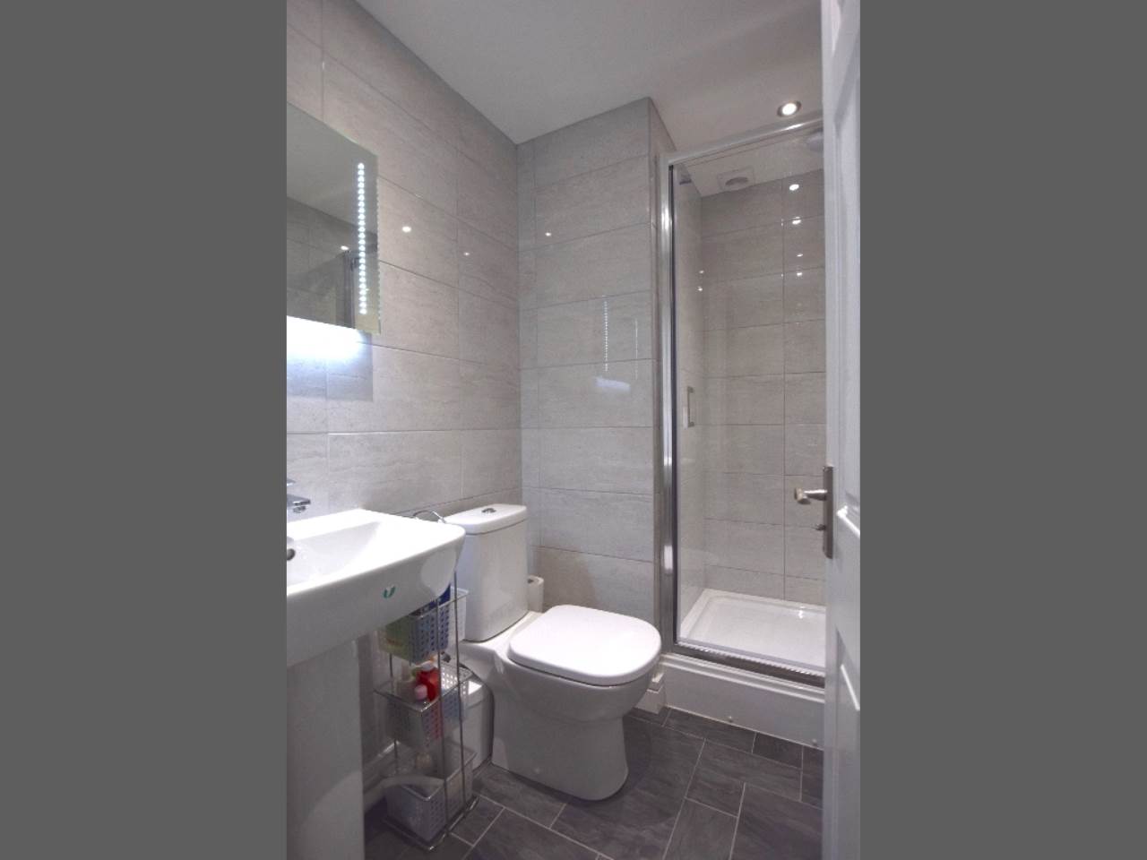 1 bed flat for sale in Lisburne House, Bath Street  - Property Image 6