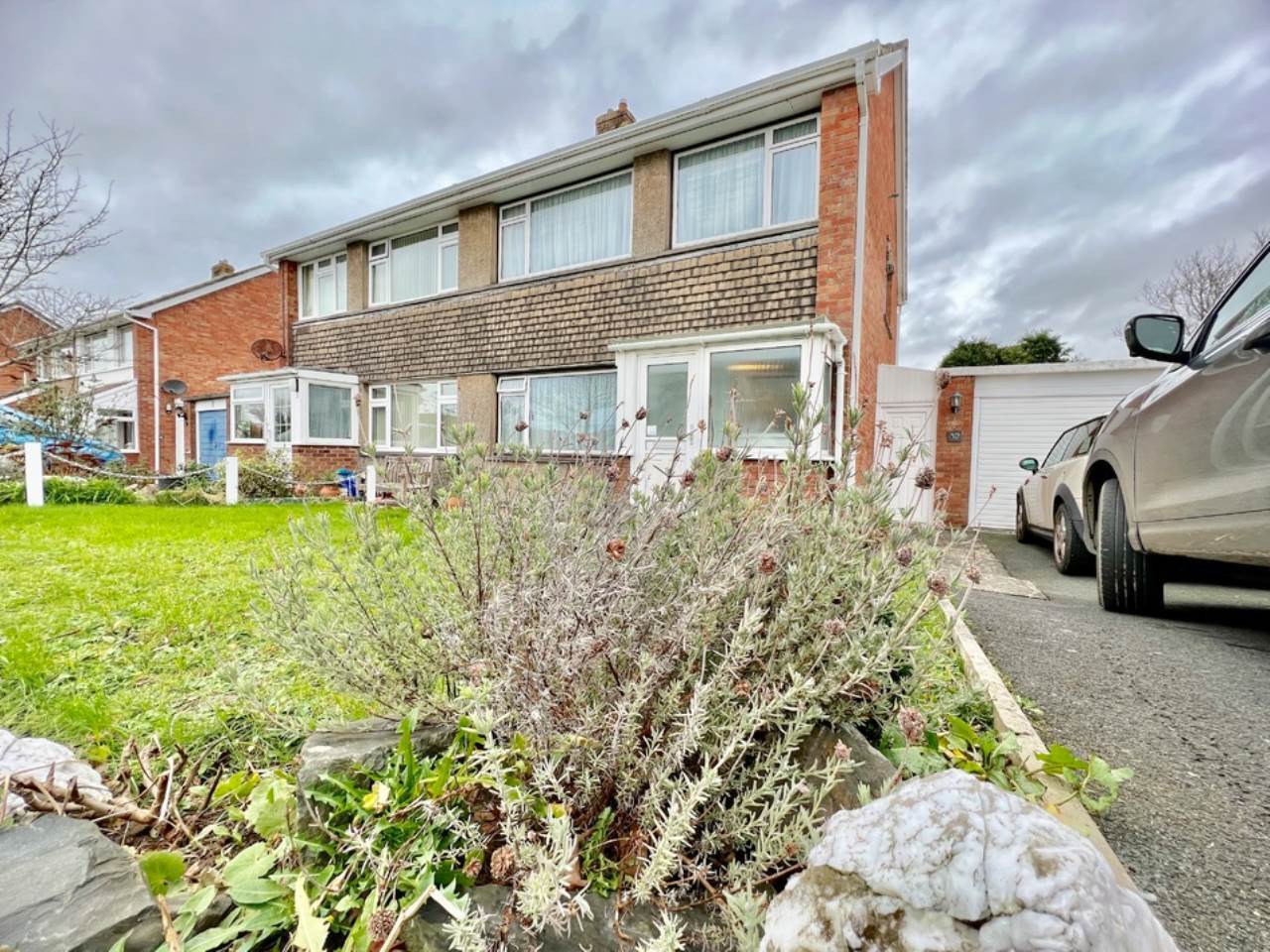 3 bed house for sale in Erw Goch, Waunfawr - Property Image 1