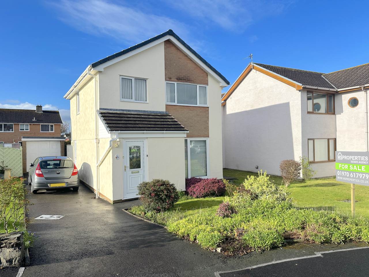 3 bed house for sale in Maesceinion, Waun Fawr  - Property Image 1