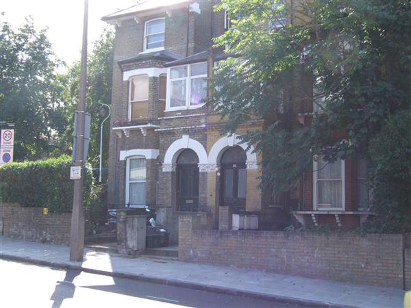 2 bed flat to rent in Brecknock Road - Property Image 1