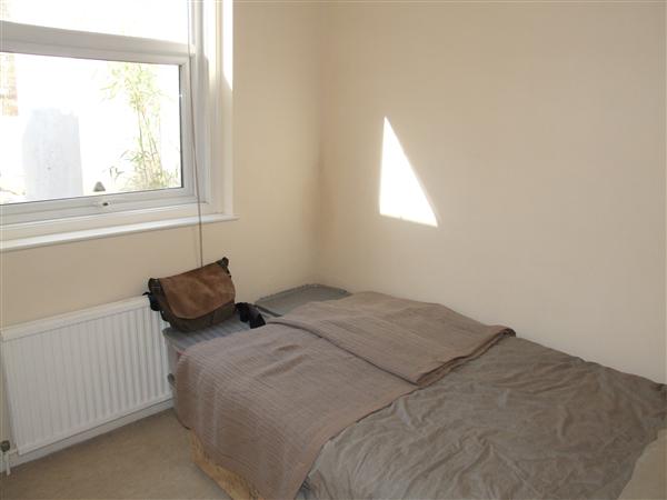 2 bed flat to rent in Brecknock Road 4