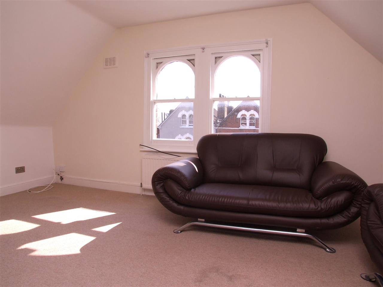 2 bed flat to rent in Yerbury Road  - Property Image 2