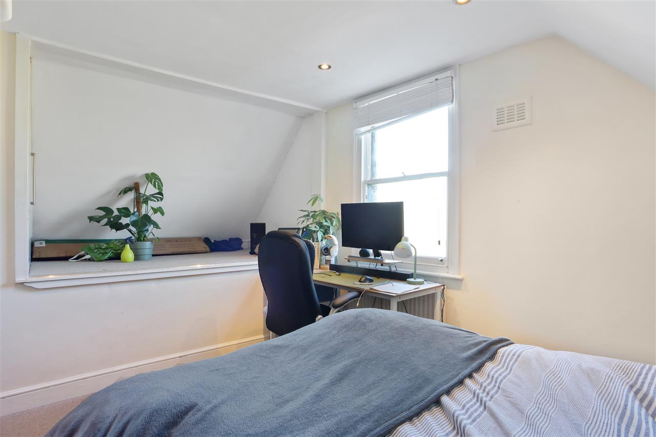 2 bed flat to rent in Yerbury Road  - Property Image 10