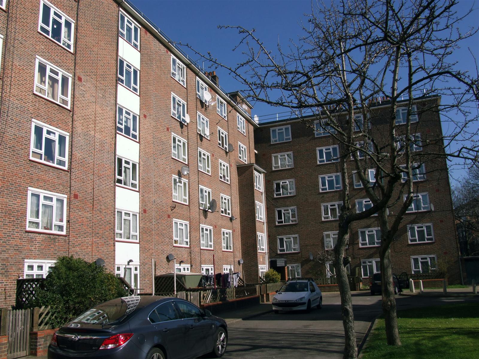 AVAILABLE FROM 16TH JANUARY 2021. Located on the second floor of this well respected block is this spacious furnished apartment. The accommodation comprises of a large studio apartment with double bed and furniture, an equipped kitchen (including new fridage/freezer & cooker) and separate ...