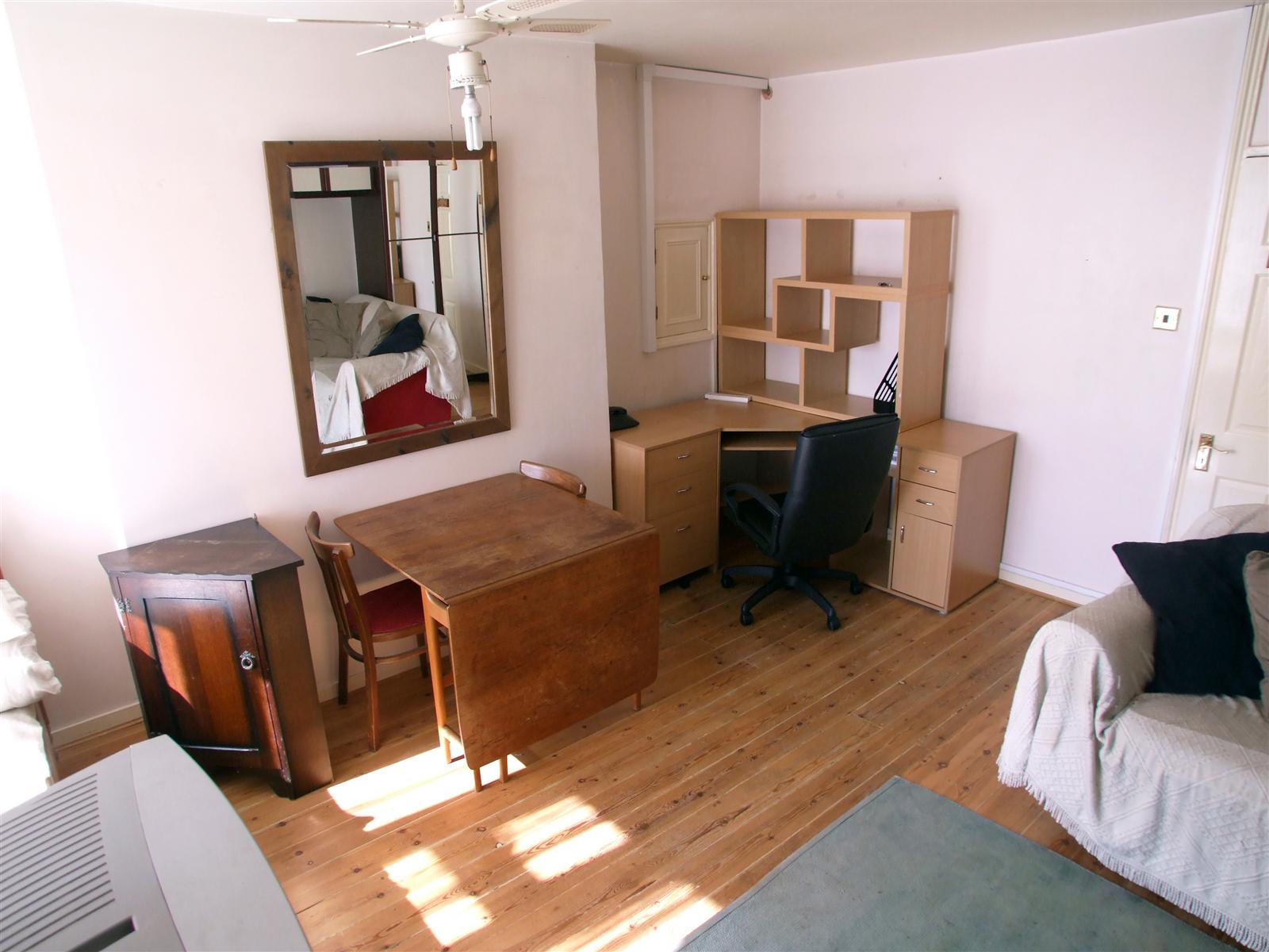 Studio flat to rent in Tufnell Park Road 1