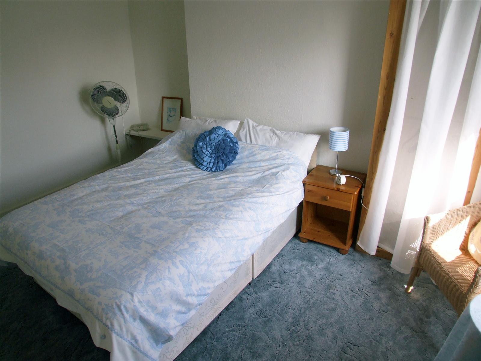 1 bed flat to rent in Montpelier Grove 6