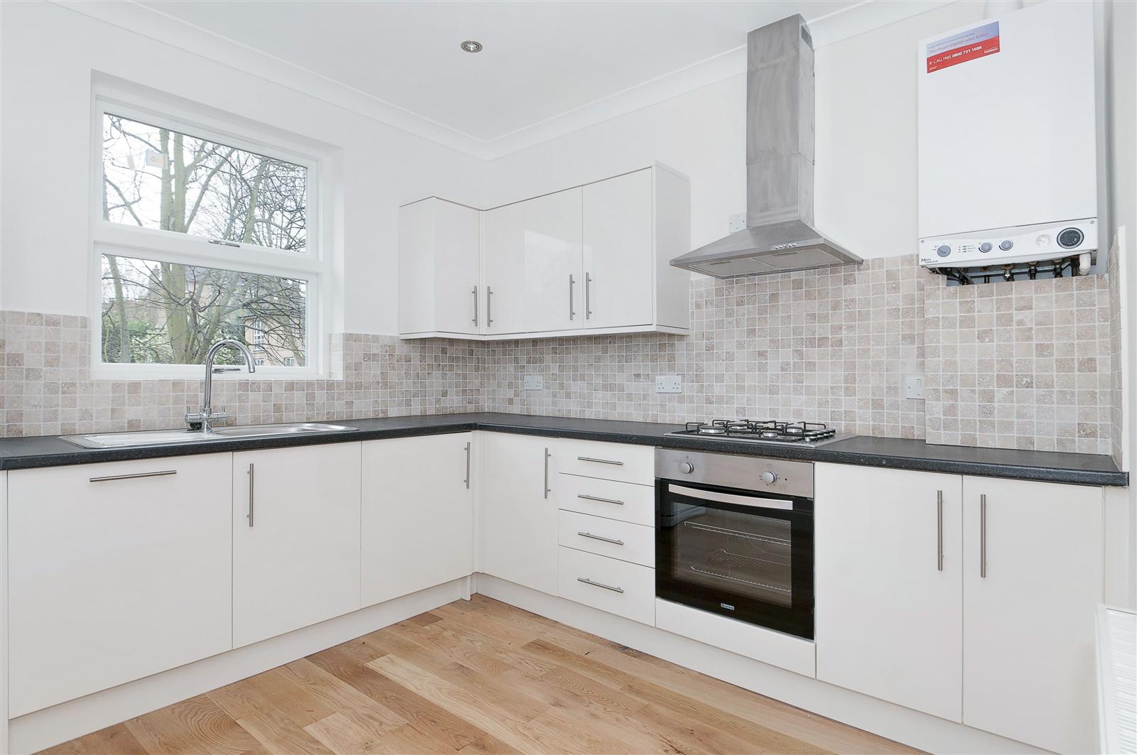 2 bed flat to rent in Anson Road 1