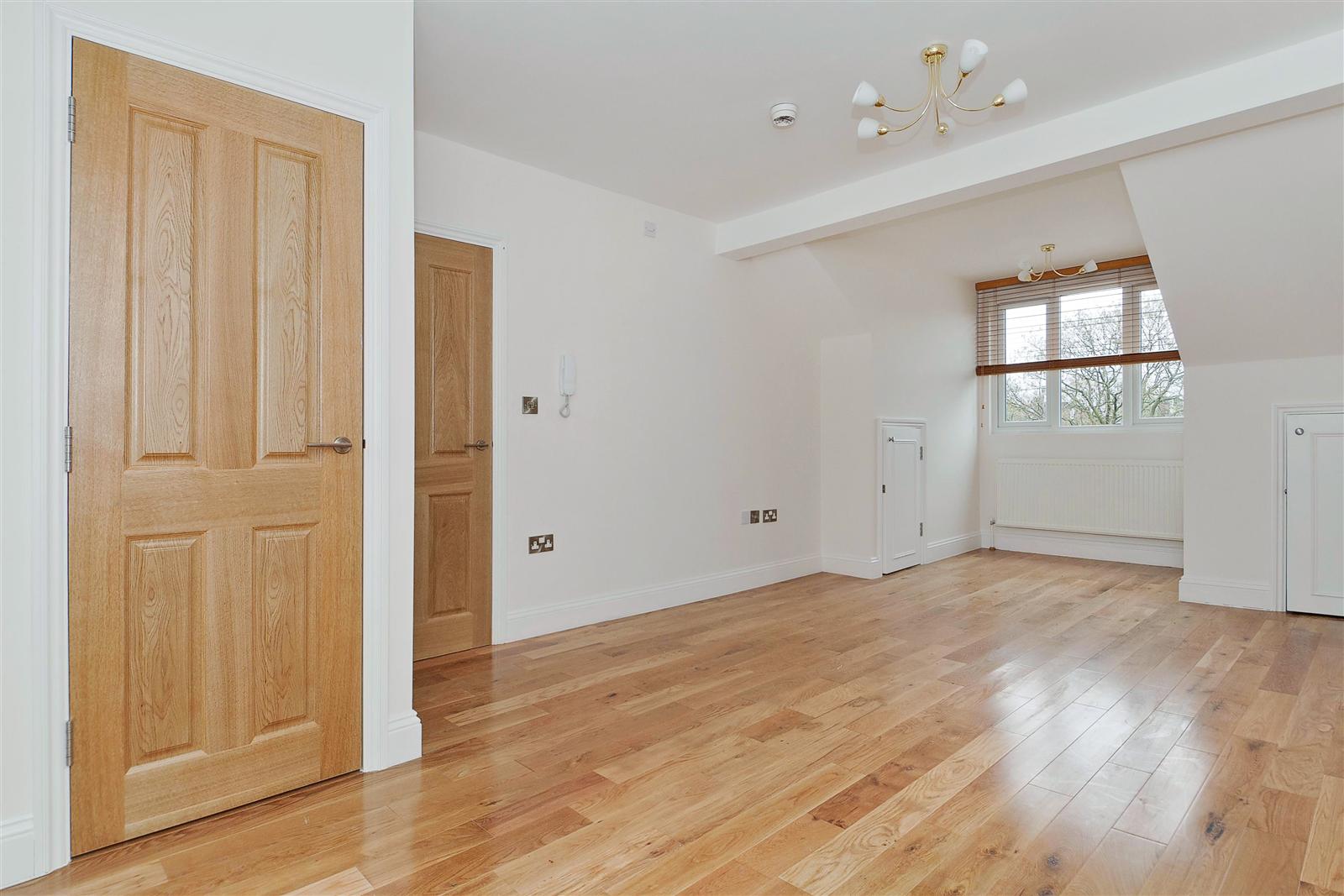 3 bed flat to rent in Anson Road 1